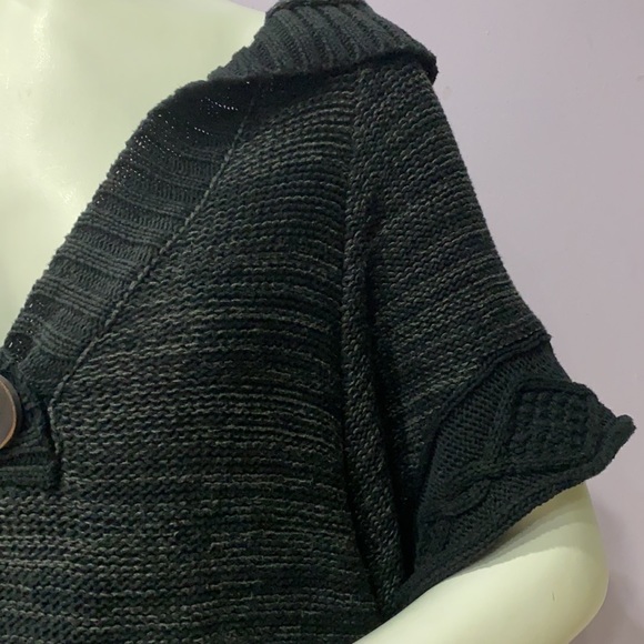 SOLD YEY !! FREE PEOPLE BLACK Poncho ! - Picture 5 of 11